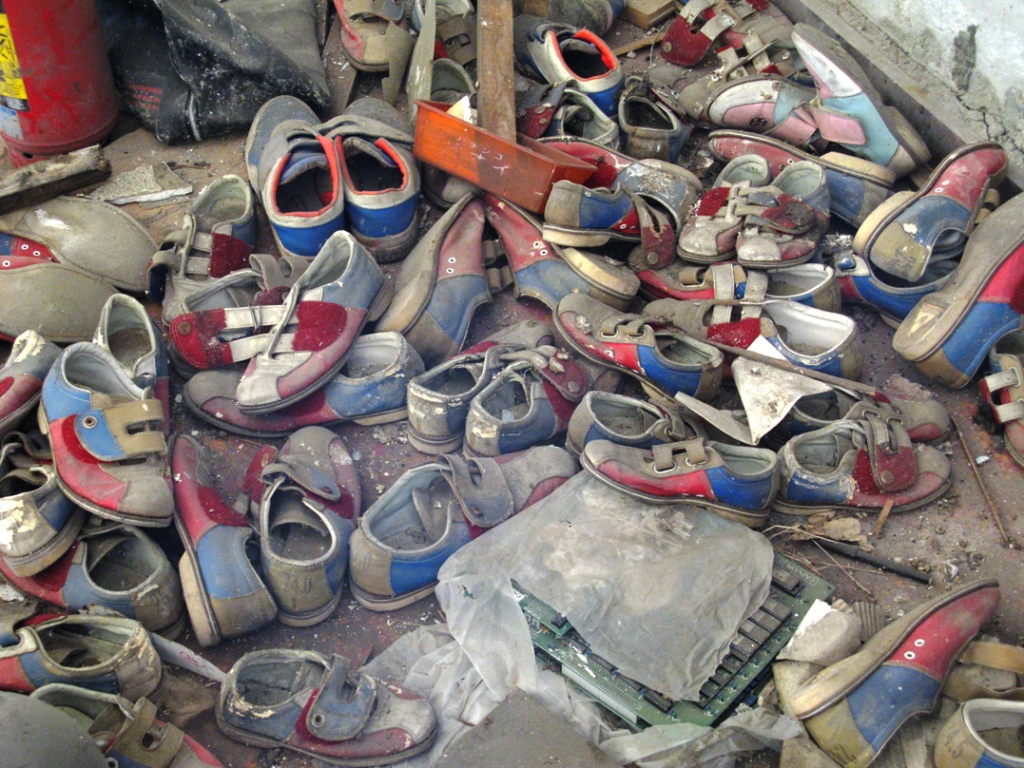 toyo bowl shoe pile